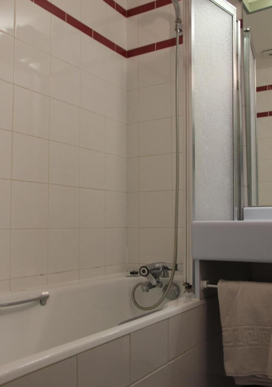 Hotel Le Catala Beaudéan Room photo